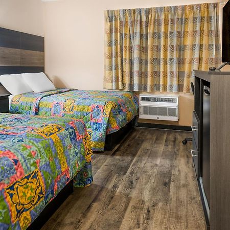 Knights Inn Grand Rapids East Airport Каскейд Экстерьер фото