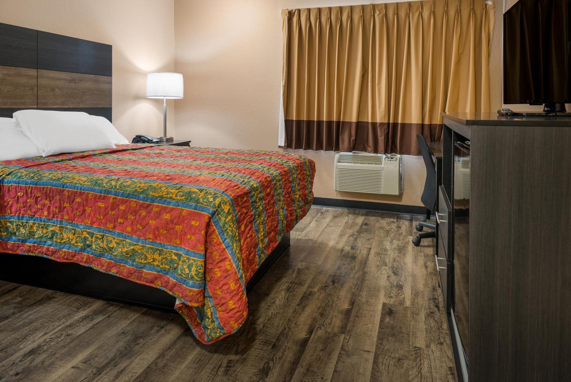 Knights Inn Grand Rapids East Airport Каскейд Экстерьер фото